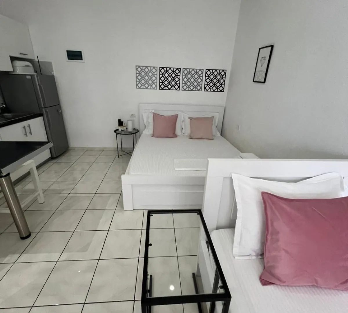 Spile Rooms Lukas Himara Albania
