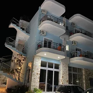  Hotel Llaka