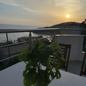 Pensión Tasos
